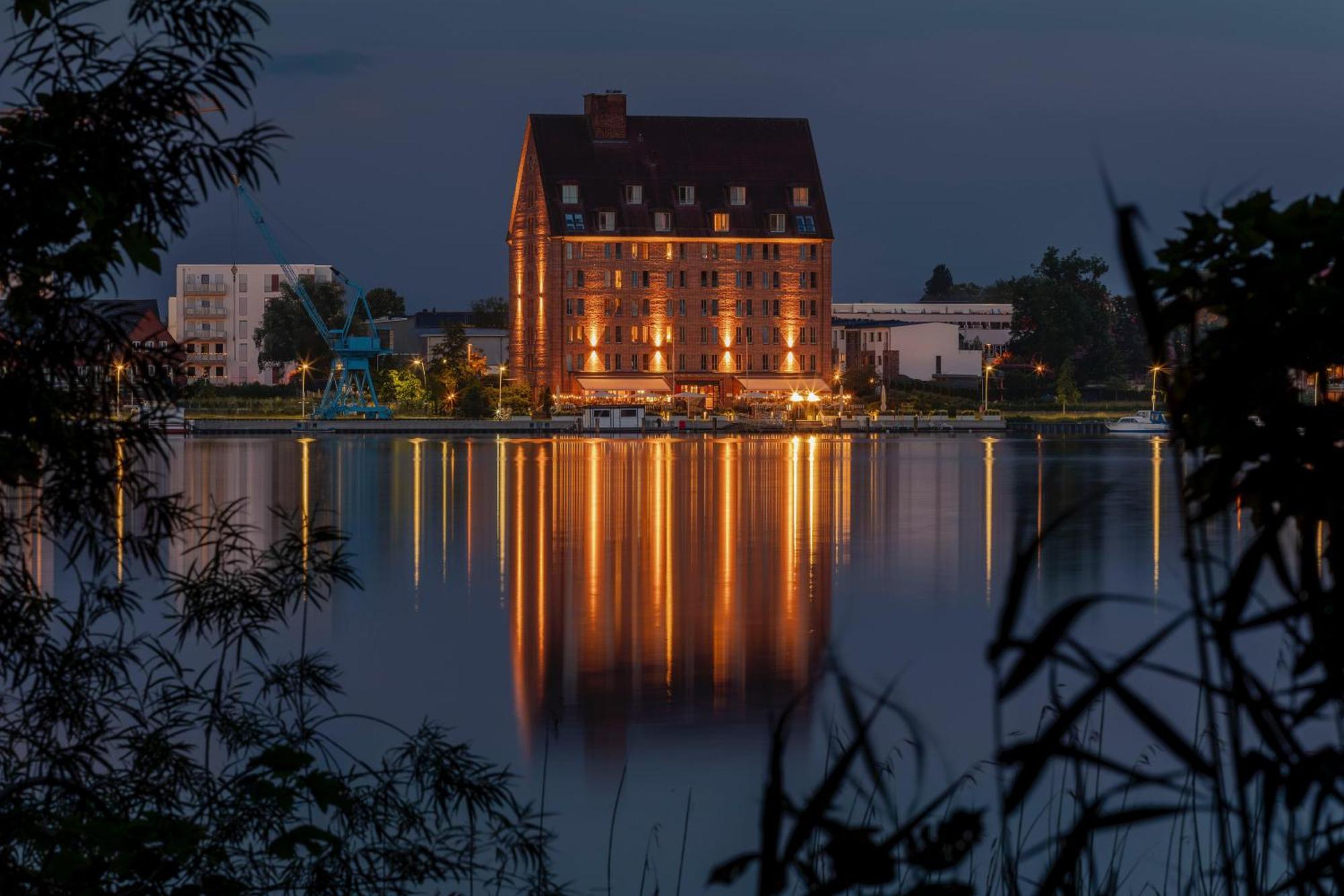Hotel Speicher Am Ziegelsee Шверин Екстериор снимка